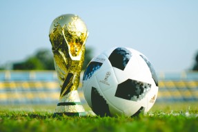 JIUYOU SPORTS平台-关键节点势不可挡！Ming狂砍40分，湖人客场逆转强敌